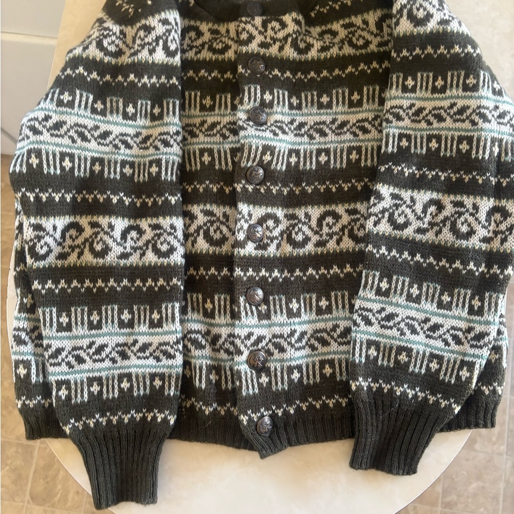 Vintage Women's wool green and cream Patterned Sweater